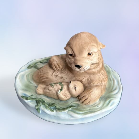 Endagered Species "California Sea Otter" by Sadako Mano #1071 / 5000 - 1981 - Picture 2 of 9